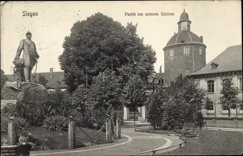 Ak Siegen in Westfalen, Am unteren Schloss, Bismarckdenkmal