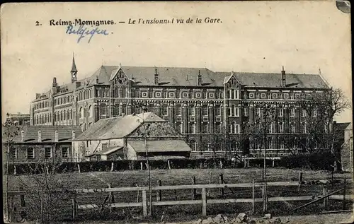 Ak Reims Momignies Wallonien Hennegau, Le Pensionnat vu de la Gare