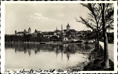 Ak Estavayer le Lac Kanton Freiburg, Panorama mit See