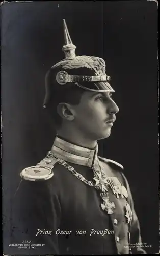 Ak Oskar Prinz von Preußen, Portrait in Uniform, Orden