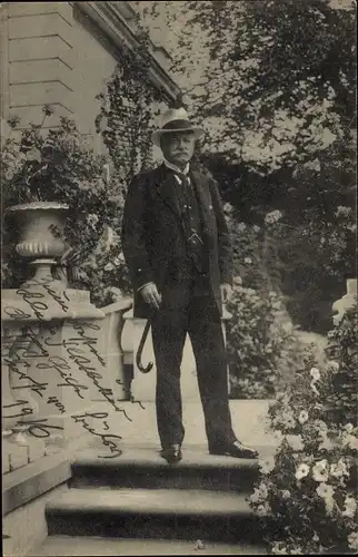 Foto Ak Reichskanzler, Bernhard Fürst von Bülow, Standportrait, Signatur 1916