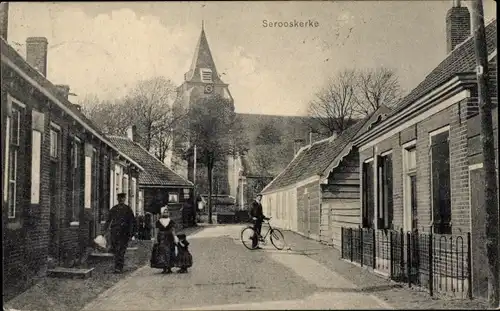 Ak Serooskerke Walcheren Zeeland Niederlande, Dorpsstraat, Kerk