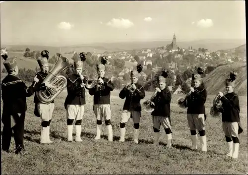 Ak Schneeberg im Erzgebirge, Schneeberger Bergmusikanten, Erzgeb. Ensemble Aue, histor. Trachten