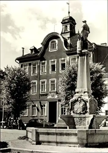 Ak Suhl in Thüringen, Rathaus, Denkmal, Brunnen