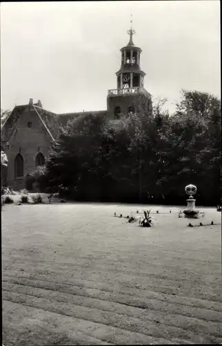 Ak Pieterburen Groningen Niederlande, Ned. Herv. Kerk, Außenansicht