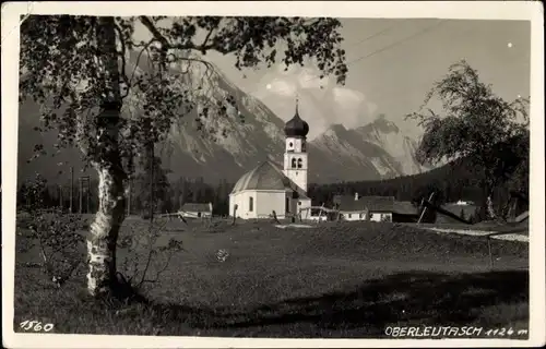 Ak Oberleutasch Leutasch in Tirol, Ortsansicht, Kirche