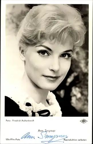Ak Schauspielerin Ann Smyrner, Portrait, Autogramm