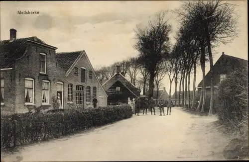 Ak Meliskerke Zeeland Niederlande, Dorpstraat, Soldaten