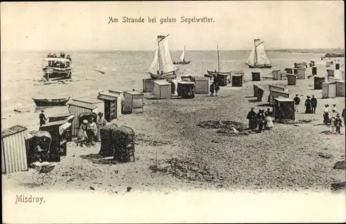 Ak Międzyzdroje Misdroy Pommern, Am Strande bei gutem Segelwetter, Badegäste, Strandkörbe