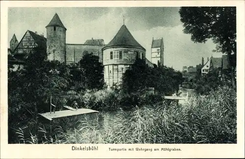 Ak Dinkelsbühl in Mittelfranken, Turmpartie mit Wehrgang am Mühlgraben