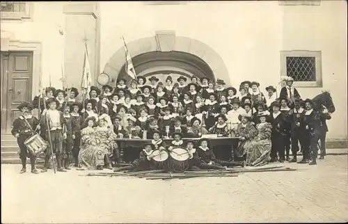 Foto Ak Rothenburg ob der Tauber Mittelfranken, Gruppe in historischen Kostümen, Musikanten