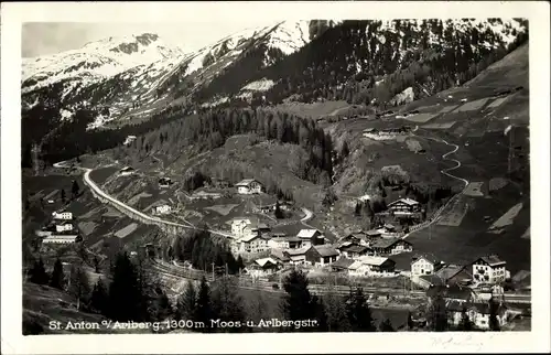 Ak Sankt Anton am Arlberg Tirol Österreich, Totalansicht, Moos- und Albergstraße