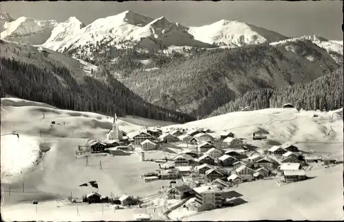 Ak Berwang in Tirol, Gesamtansicht mit Lechtaler Alpen