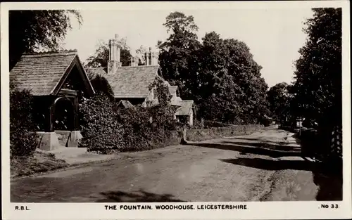 Ak Leicestershire England, The Fountain, Woodhouse