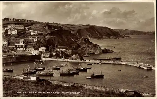 Ak Mevagissey Cornwall England, Outer Harbour and Battery