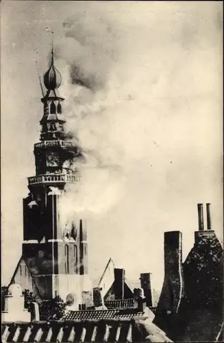 Ak Vlissingen Zeeland Niederlande, Brand van de St. Jacobskerk met toren op 5 September 1911