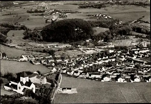Ak Kornelimünster Aachen in Nordrhein Westfalen, Fliegeraufnahme vom Ort