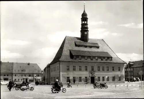 Ak Neustadt in Sachsen, Rathaus, Motorräder