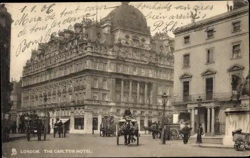 Ak London City England, The Carlton Hotel, Kutsche