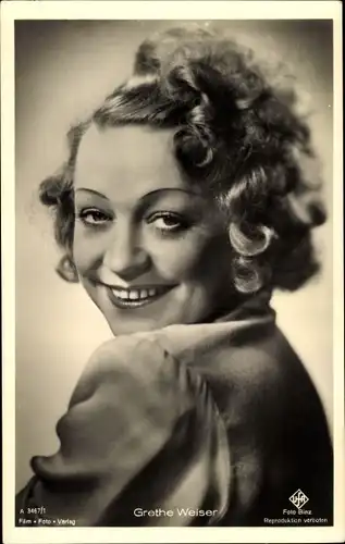Ak Schauspielerin Grethe Weiser, Portrait