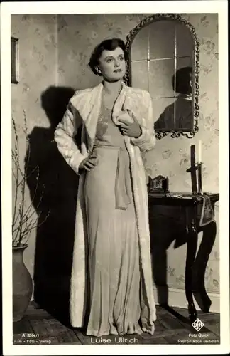 Ak Schauspielerin Luise Ullrich, Portrait, UFA Film