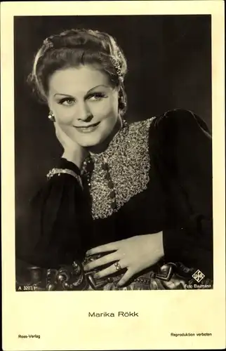 Ak Schauspielerin Marika Rökk, Portrait