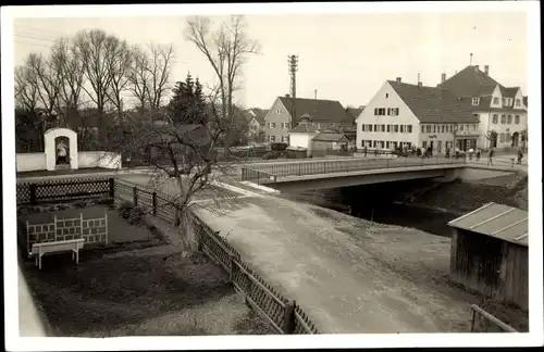 Foto Ak Babenhausen Schwaben, Ortsansicht, Brücke, Wohnhäuser