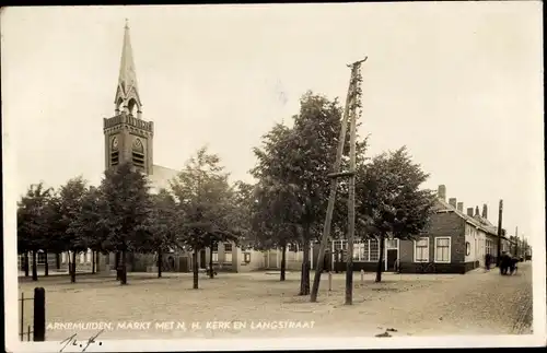 Ak Arnemuiden Zeeland, Markt met N. H. Kerk en Langstraat