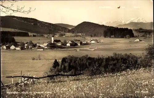 Ak Maierhöfen im Allgäu, Totalansicht mit Schweizer Alpen