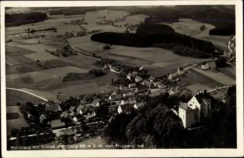 Ak Waldburg in Württemberg, Burg Waldburg, Luftbild