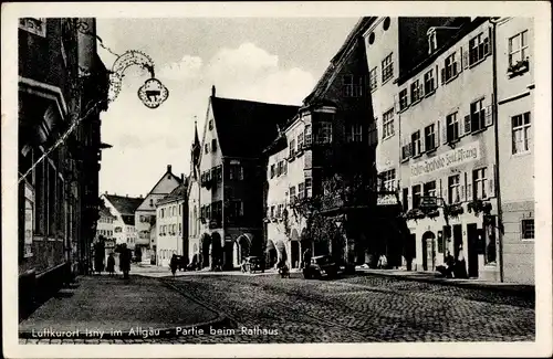 Ak Isny im Allgäu, Rathaus, Straßenpartie