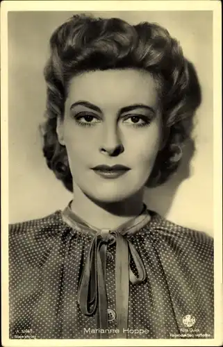 Ak Schauspielerin Marianne Hoppe, Portrait