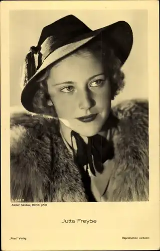 Ak Schauspielerin Jutta Freybe, Portrait mit Hut, Ross Verlag A 1367 1