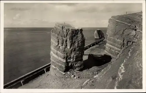 Ak Helgoland, Mönch vom Oberland gesehen