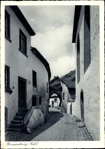 Ak Kronenburg Dahlem in der Eifel, Gasse, Torbogen