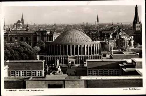 Ak Düsseldorf am Rhein, Blick auf die Rheinhalle und Stadt, Planetarium