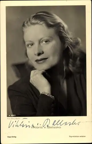 Ak Schauspielerin Viktoria von Ballasko, Portrait, Ross Verlag A 3090 1, Autogramm