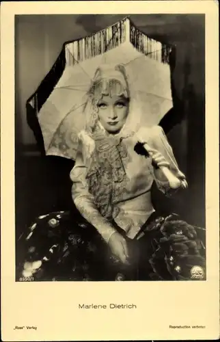 Ak Schauspielerin und Sängerin Marlene Dietrich, Portrait mit Schirm