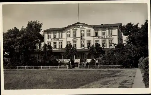 Foto Ak Thiessow auf Rügen, Kurhaus Strandhotel