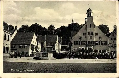 Ak Mainburg, Blick auf den Hopfenmarkt, Brunnen