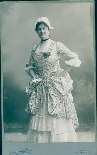 Kabinett Foto Wien 1. Innere Stadt, Schauspielerin Lotte Witt, Wiener Burgtheater, Portrait