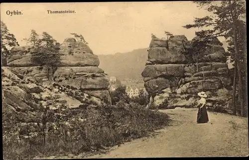 Ak Oybin in Sachsen, Thomassteine, Frau mit Hut