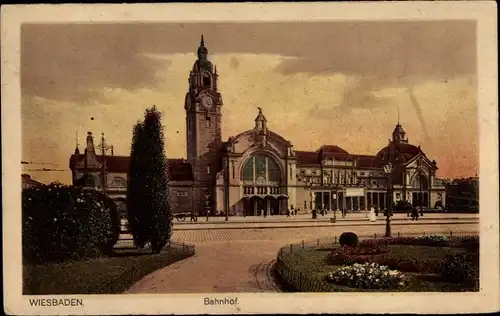 Ak Wiesbaden in Hessen, Bahnhof