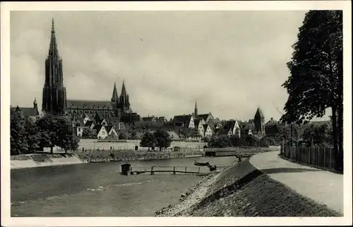 Ak Ulm an der Donau, Blick vom Donauufer zum Münster
