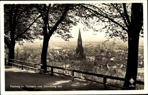 Ak Freiburg im Breisgau, Stadtpanorama vom Schlossberg aus