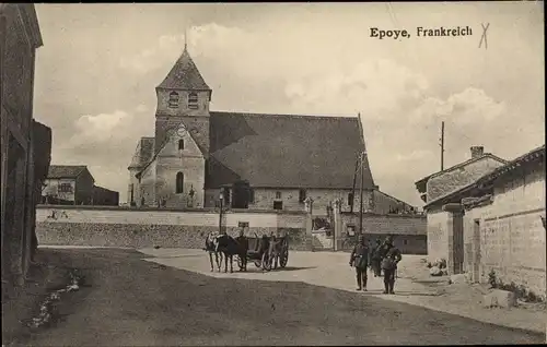 Ak Epoye Marne, Straßenpartie, Soldaten, Gebäude, Außenansicht, Kutsche