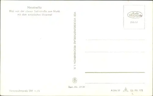 Ak Neustrelitz in Mecklenburg, Obere Stalinstraße, Markt, sowjetisches Ehrenmal, HO