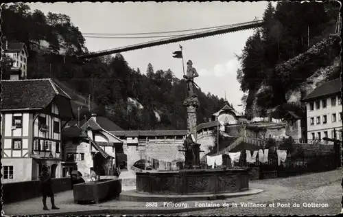 Ak Fribourg Freiburg Stadt Schweiz, Fontaine de la Vaillance et Pont du Gotteron