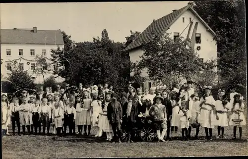 Foto Ak Johnsbach Glashütte im Osterzgebirge, Schulfest 1924, Kinder