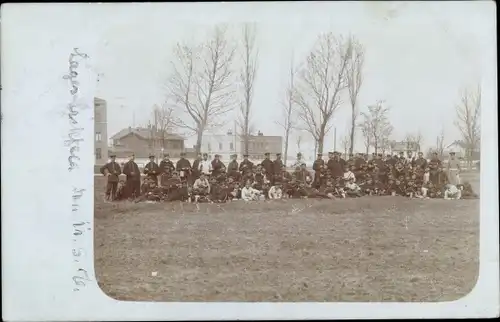 Foto Ak Lagerlechfeld Graben Schwaben, Truppenübungsplatz Lager Lechfeld, Soldaten in Uniform